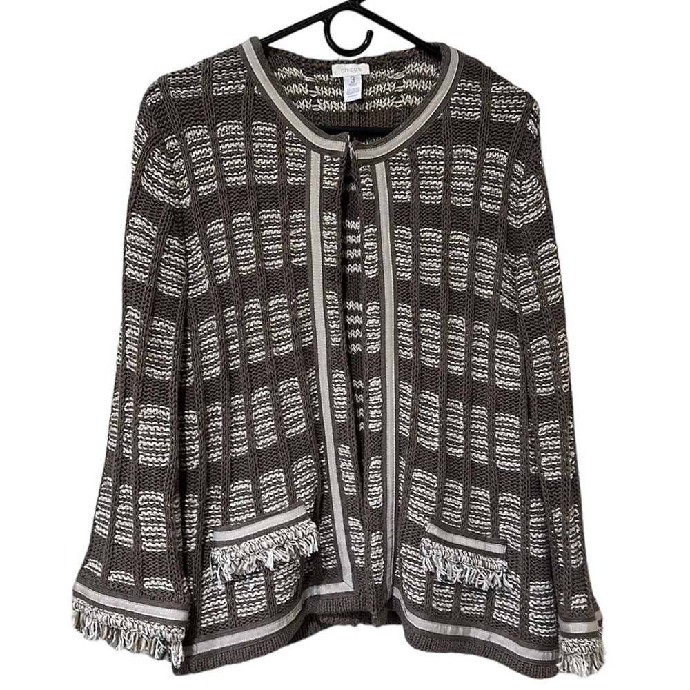 Chico’s knit long sleeve buttonless sweater, front false fringed pockets